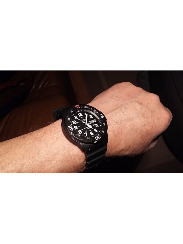 фото Мужские наручные часы Casio Collection MRW-200H-1B