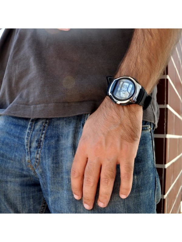 фото Мужские наручные часы Casio Radio Controlled WV-58E-1A