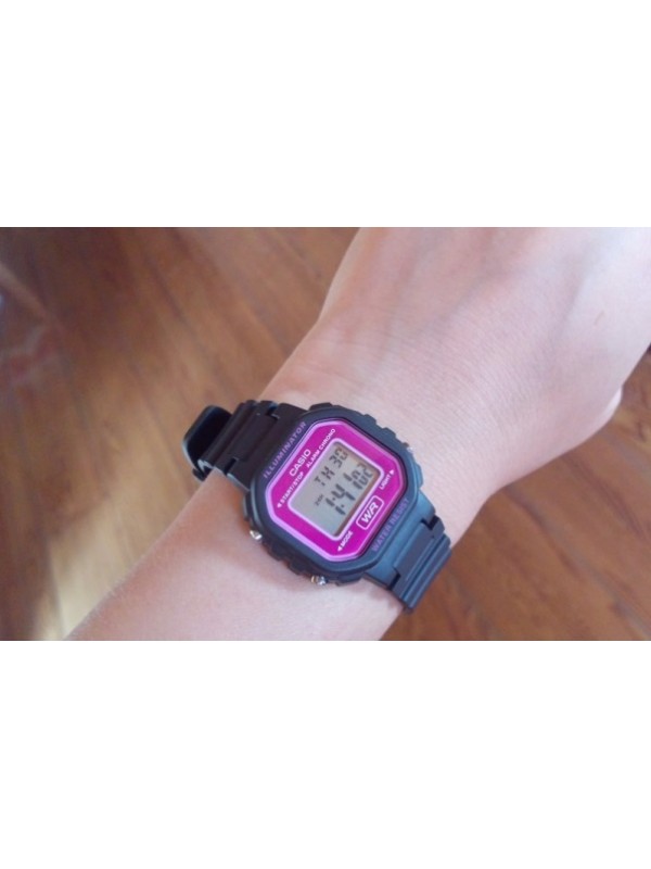 фото Женские наручные часы Casio Collection LA-20WH-4A