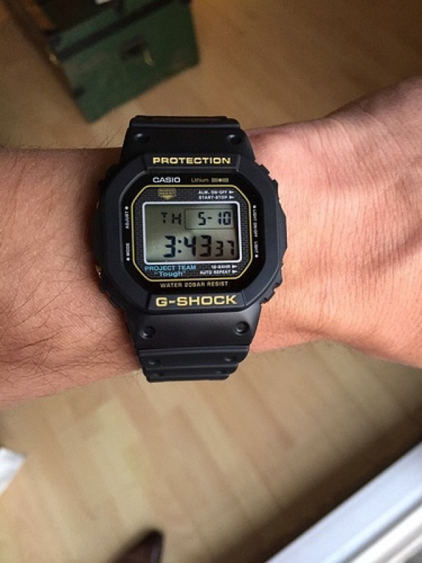 фото Мужские наручные часы Casio G-Shock DW-5035D-1B
