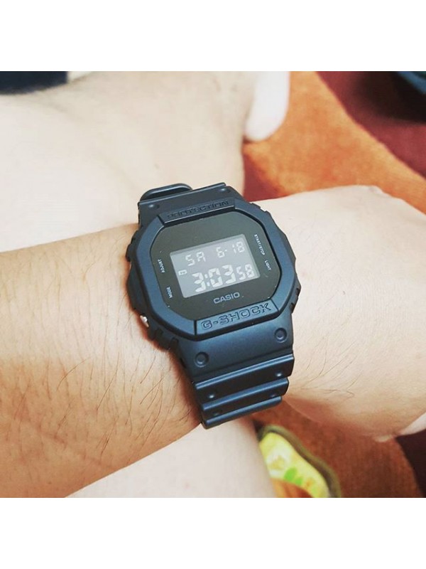 фото Мужские наручные часы Casio G-Shock DW-5600BB-1