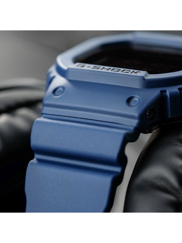 фото Мужские наручные часы Casio G-Shock DW-5600BBM-2