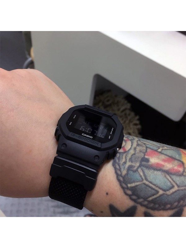 фото Мужские наручные часы Casio G-Shock DW-5600BBN-1