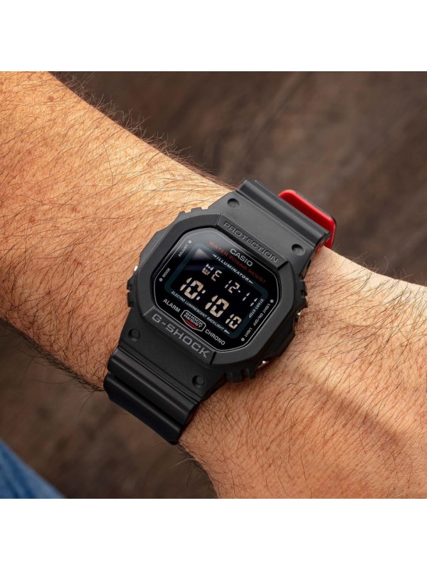 фото Мужские наручные часы Casio G-Shock DW-5600HR-1