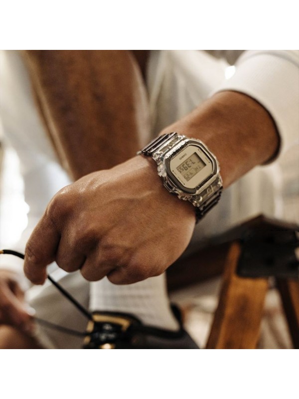 фото Мужские наручные часы Casio G-Shock DW-5600SK-1