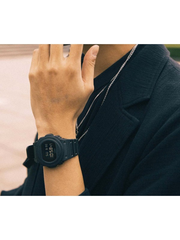 фото Мужские наручные часы Casio G-Shock DW-5750E-1B