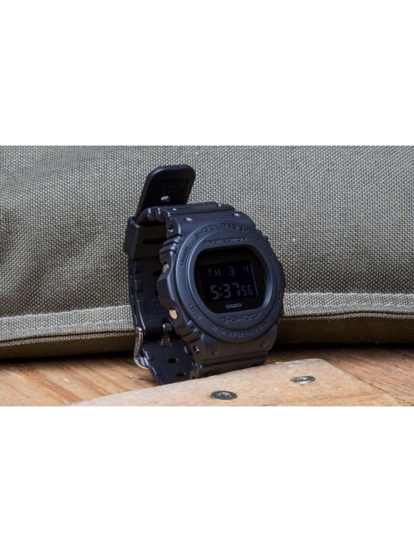 фото Мужские наручные часы Casio G-Shock DW-5750E-1B