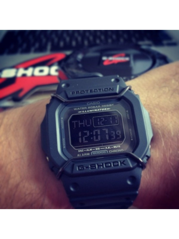 фото Мужские наручные часы Casio G-Shock DW-D5600P-1E