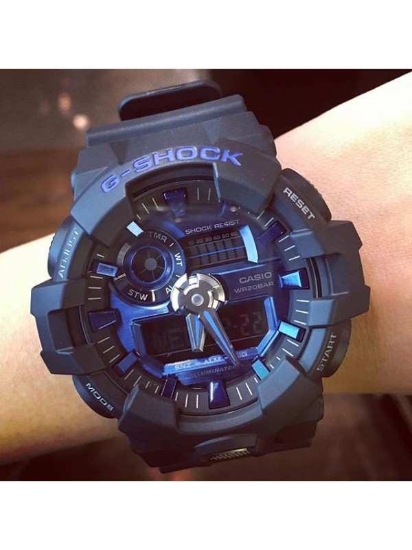 фото Мужские наручные часы Casio G-Shock GA-710-1A2