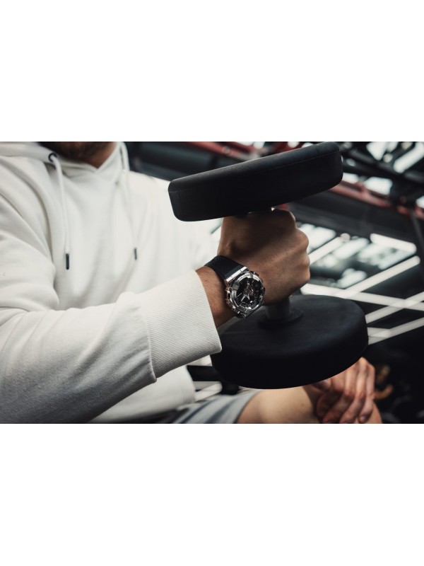 фото Мужские наручные часы Casio G-Shock GM-110-1A