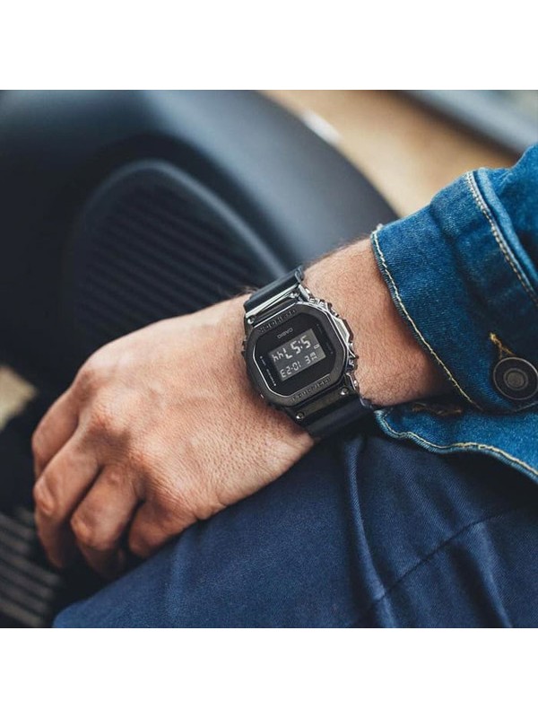 фото Мужские наручные часы Casio G-Shock GM-5600B-1