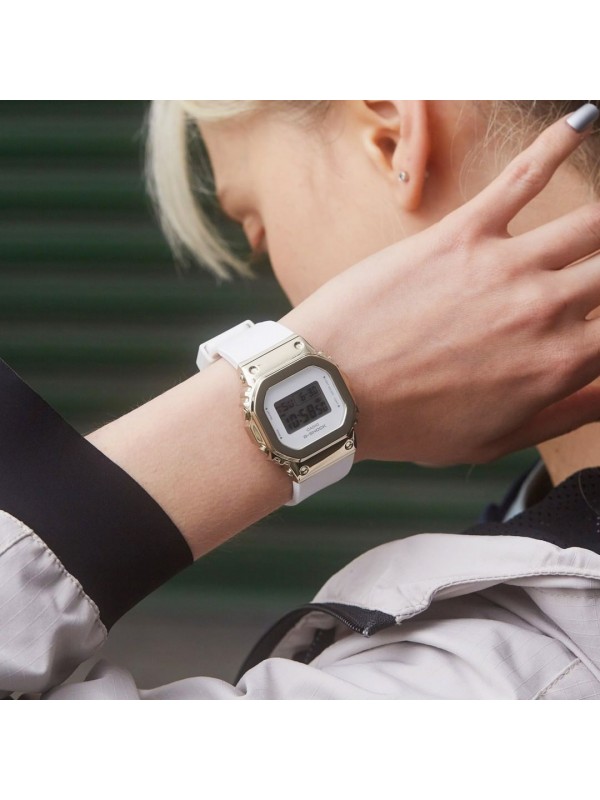 фото Женские наручные часы Casio G-Shock GM-S5600G-7E