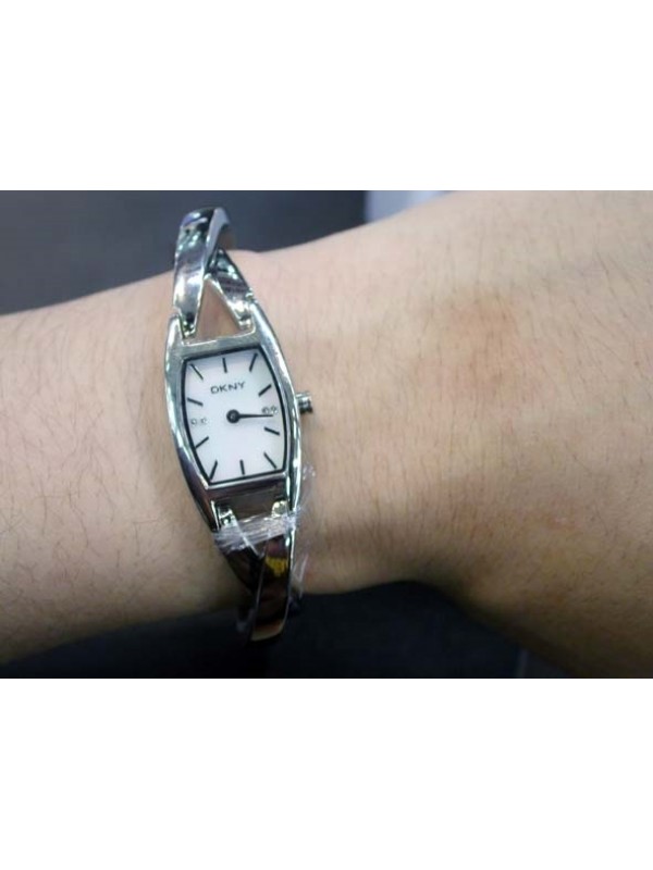 фото Женские наручные часы DKNY NY4631