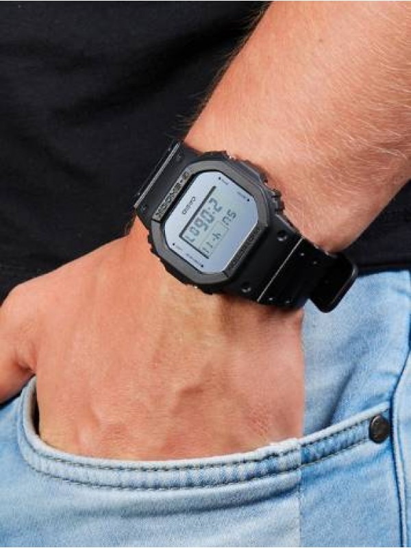 фото Мужские наручные часы Casio G-Shock DW-5600BBMA-1