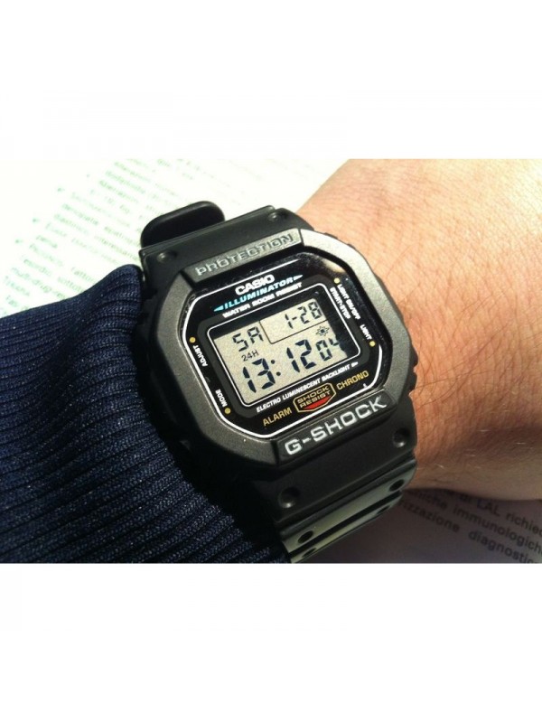 фото Мужские наручные часы Casio G-Shock DW-5600E-1V