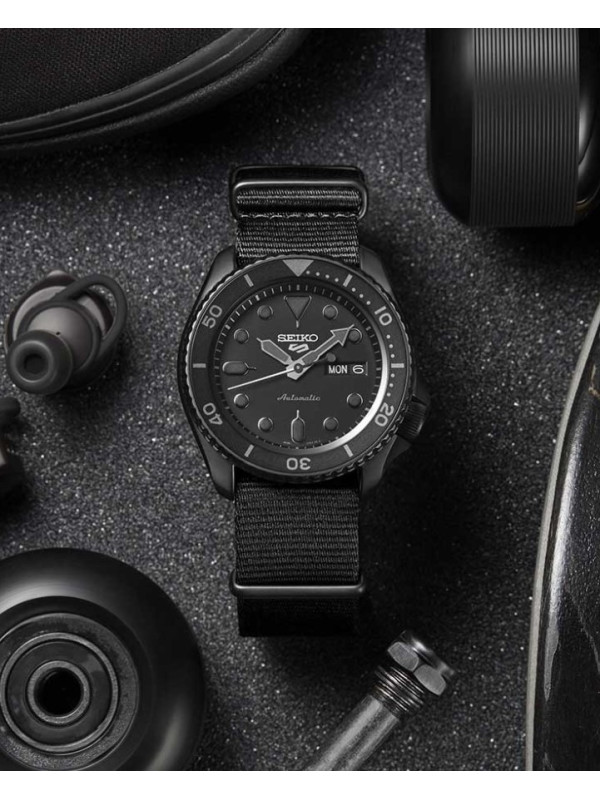 фото Мужские наручные часы Seiko 5 Sports SRPD79K1