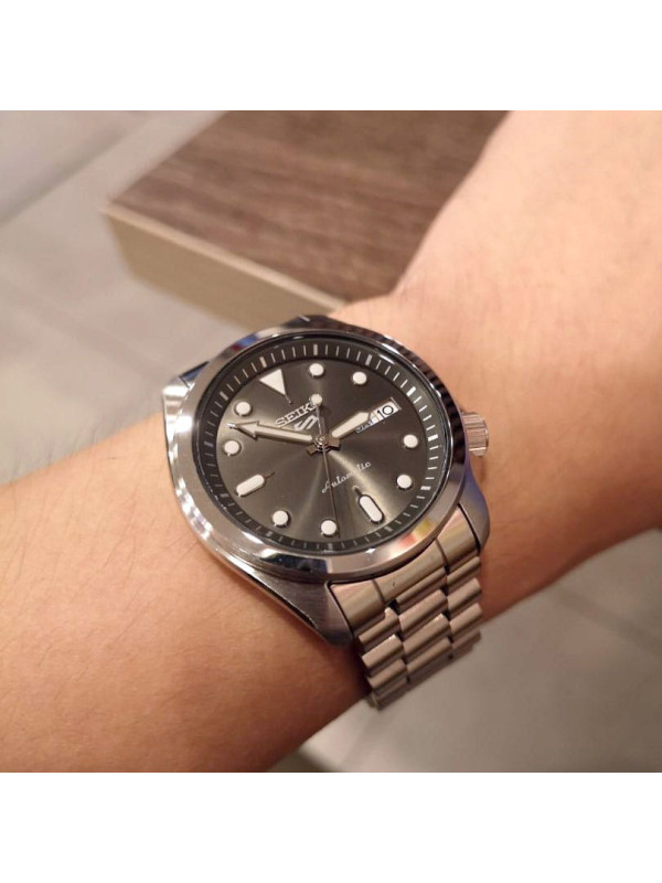 фото Мужские наручные часы Seiko 5 Sports SRPE51K1