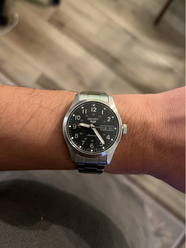 фото Мужские наручные часы Seiko 5 Sports SRPJ81K1