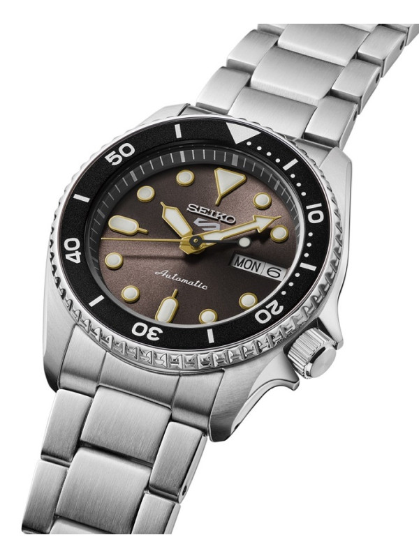 фото Мужские наручные часы Seiko 5 Sports SRPL79K1