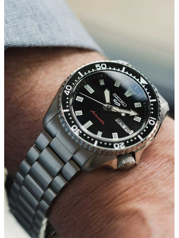 фото Мужские наручные часы Seiko 5 Sports SRPL85K1